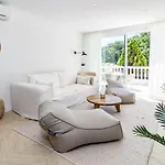 Fully Renovated Scandinavian Style 2 Bed Apartment In The Heart Of Puerto Banus