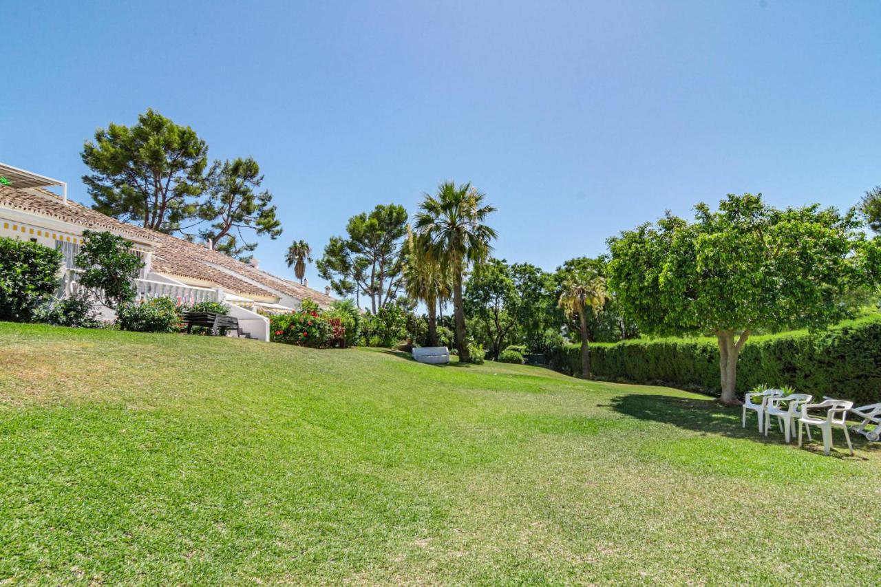Fully Renovated Scandinavian Style 2 Bed In The Heart Of Puerto Banus Hébergement de vacances Marbellac