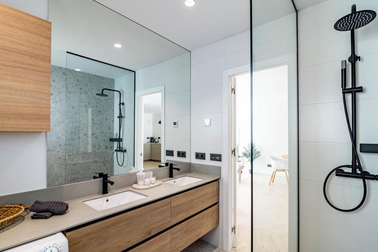 Fully Renovated Scandinavian Style 2 Bed In The Heart Of Puerto Banus * Marbellac
